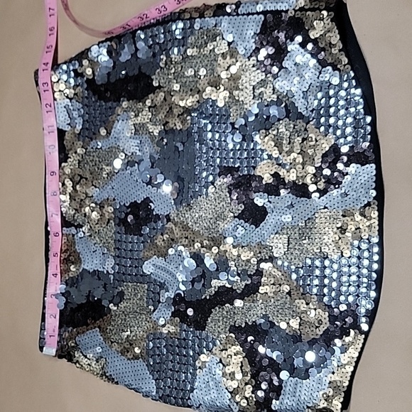 Express Size XS Gold, Silver, Black Sequin Pull-On Mini Skirt, Gently Used Cond. - Picture 3 of 9